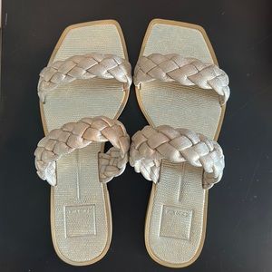 BNIB Dolce Vita light gold Stella sandal size 8
